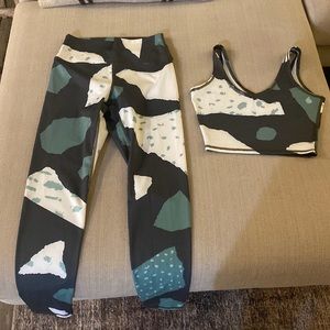 Nube workout set. Leggings and cropped top. Only worn 1x.